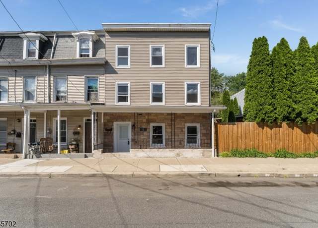 Property at 93 Sitgreaves St, Phillipsburg Town, NJ 08865-3085, 4 beds, 2.5 baths