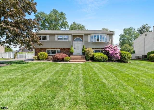 Property at 43 Donna Dr, Fairfield Twp., NJ 07004-1861, 3 beds, 2 baths