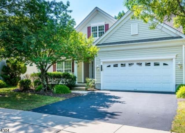 Property at 233 Knollcrest Ct, Franklin Twp., NJ 08873-6030, 3 beds, 3 baths