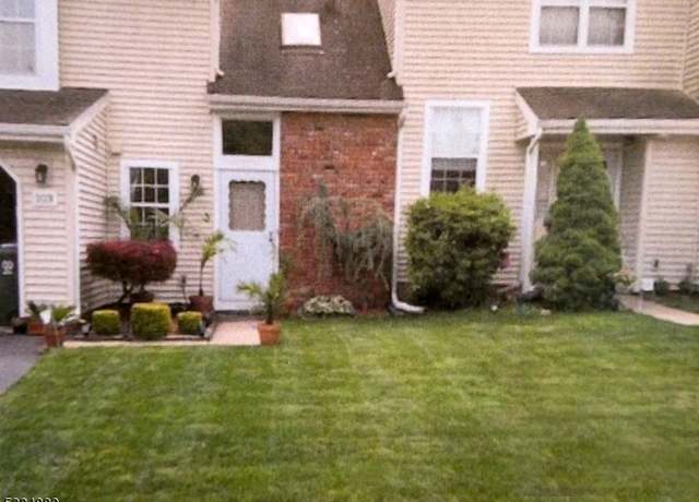 Property at 103 Stonehedge Ct, Franklin Twp., NJ 08873-4733, 2 beds, 2.5 baths