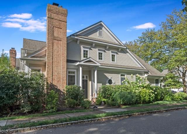 Property at 10 Hurlingham Club Rd, Far Hills Boro, NJ 07931-2470, 3 beds, 2.5 baths