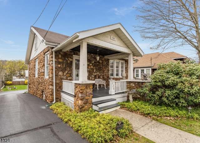 Property at 225 W Washington Ave, Washington Boro, NJ 07882-2123, 2 beds, 1 bath
