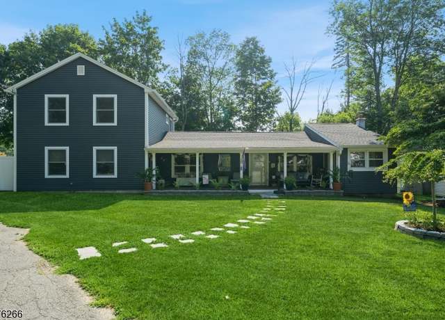 Property at 8 Saint Marys Pl, Sparta Twp., NJ 07871-2516, 3 beds, 2.5 baths