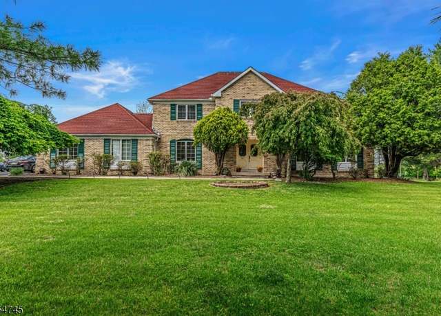 Property at 305 old york Rd, Flemington Boro, NJ 08822-1924, 4 beds, 2.5 baths