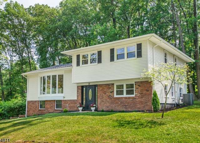 Property at 28 Northview Dr, Morris Plains Boro, NJ 07950-2031, 4 beds, 2 baths