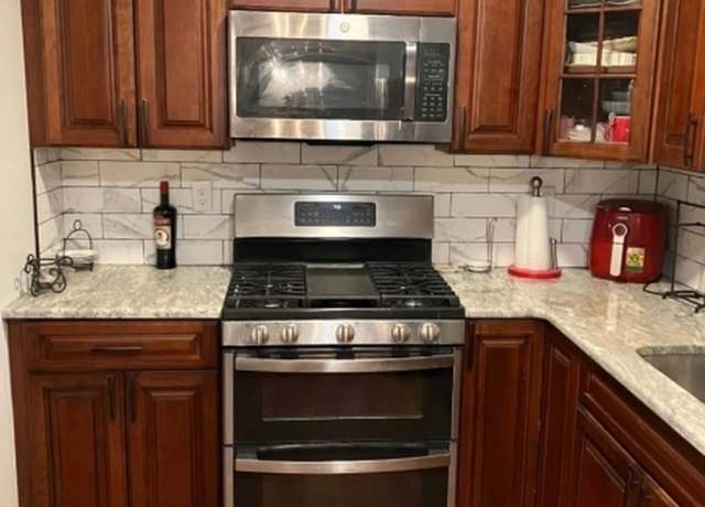 Property at 522 W Valley View Ave, Hackettstown Town, NJ 07840-1255, 2 beds, 1.5 baths