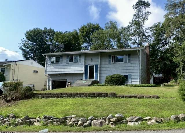Property at 10 Richards Rd, Hopatcong Boro, NJ 07843, 4 beds, 2 baths