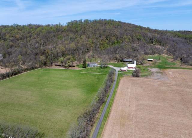 Property at 264 Asbury Bloomsbury Rd, Franklin Twp., NJ 08802-1009, 3 beds, 3.5 baths