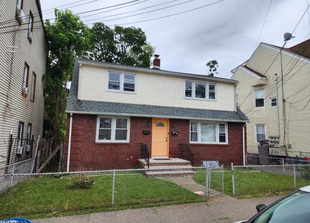 Property at 421-423 E 27Th St, Paterson City, NJ 07514-1813, 4 beds, 2.5 baths