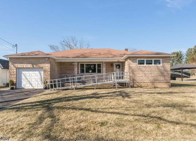 Property at 519 Lynda Rd, Lopatcong Twp., NJ 08865-1740, 3 beds, 1 bath