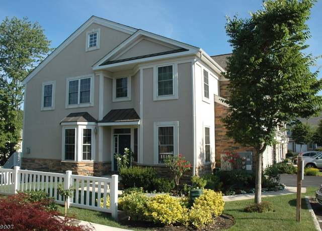 Property at 252 Levinberg Ln, Wayne Twp., NJ 07470-4076, 3 beds, 2.5 baths