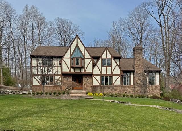 Property at 7 Hillside Ave, Upper Saddle River Boro, NJ 07458-1108, 6 beds, 5.5 baths