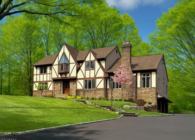 Property at 7 Hillside Ave, Upper Saddle River Boro, NJ 07458-1108, 6 beds, 5.5 baths