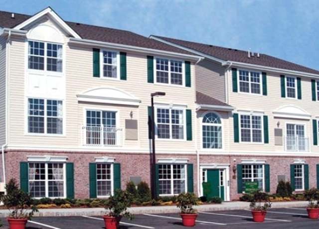 Property at 301 Rainbow Way #301, Phillipsburg, NJ 08865-1576, 1 bed, 1.5 baths