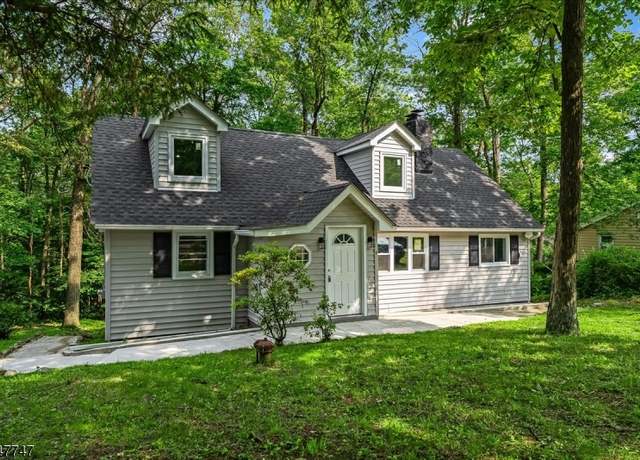 Property at 7 Mondamin Rd, Vernon Twp., NJ 07422-1418, 4 beds, 2 baths