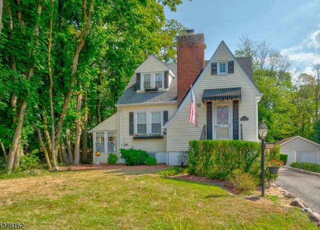 Property at 13 E Harrison Pl, Livingston Twp., NJ 07039-5403, 3 beds, 2 baths