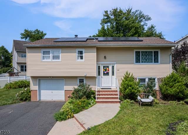 Property at 365 Lake Shore Dr, Parsippany-troy Hills Twp., NJ 07054-3276, 3 beds, 2 baths