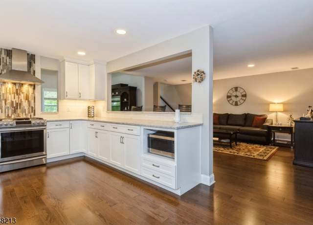 Property at 32 Davenport Pl, Morris Twp., NJ 07960-6573, 2 beds, 2.5 baths