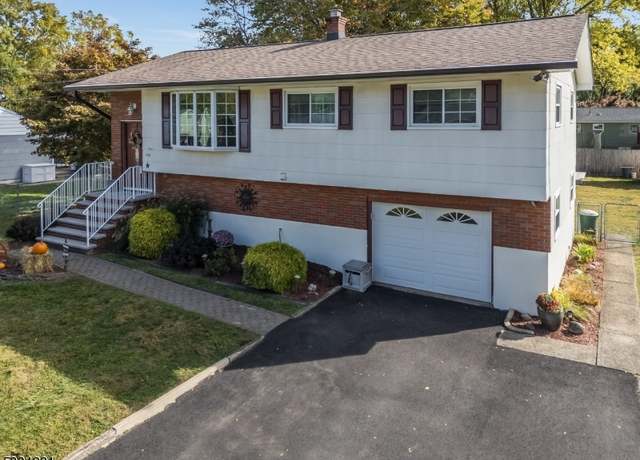 Property at 112 Carol Dr, Hackettstown Town, NJ 07840, 3 beds, 1.5 baths