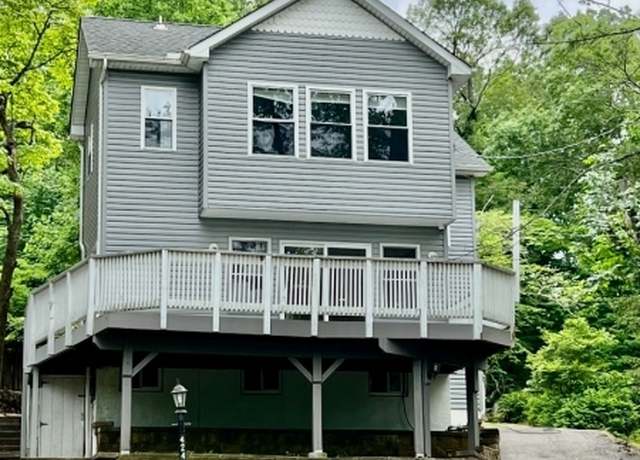 Property at 424 Lakeside Blvd, Hopatcong Boro, NJ 07843-1622, 4 beds, 3 baths