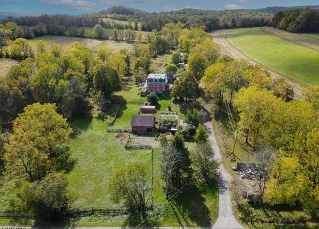 Property at 17 Havens Rd, Wantage Twp., NJ 07461-3926, 8 beds, 4.5 baths