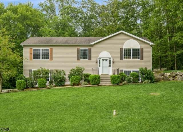 Property at 903 Twin Oaks Rd, Stillwater Twp., NJ 07860-4101, 4 beds, 3 baths