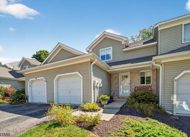 Property at 7 Pale Star Ct, Hardyston Twp., NJ 07419-2427, 3 beds, 2.5 baths