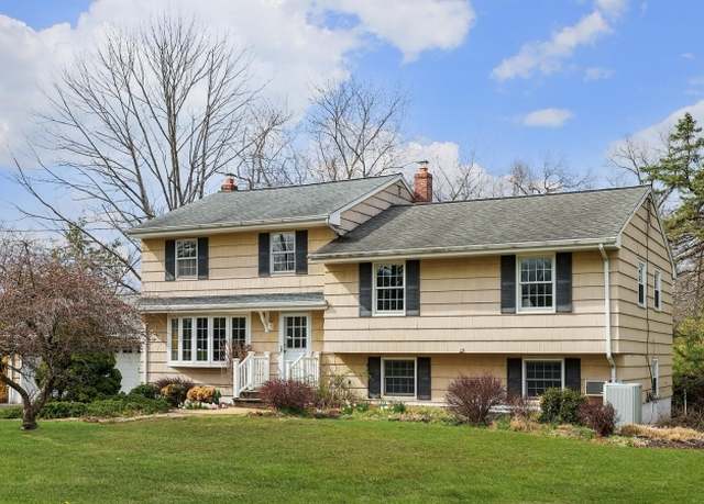 Property at 21 Deer Run Dr, Bridgewater Twp., NJ 08807-1508, 5 beds, 2.5 baths