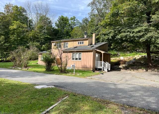 Property at 101 Magee Rd, Ringwood Boro, NJ 07456-1125, 4 beds, 2.5 baths
