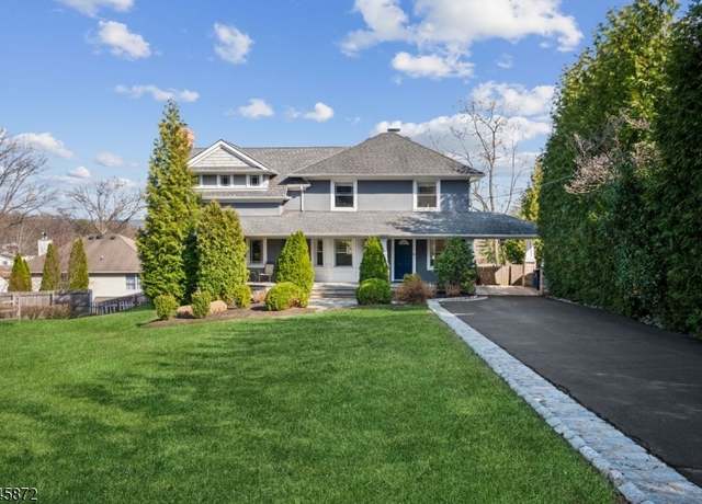 Property at 25 Clark St, Summit City, NJ 07901-4019, 3 beds, 2.5 baths