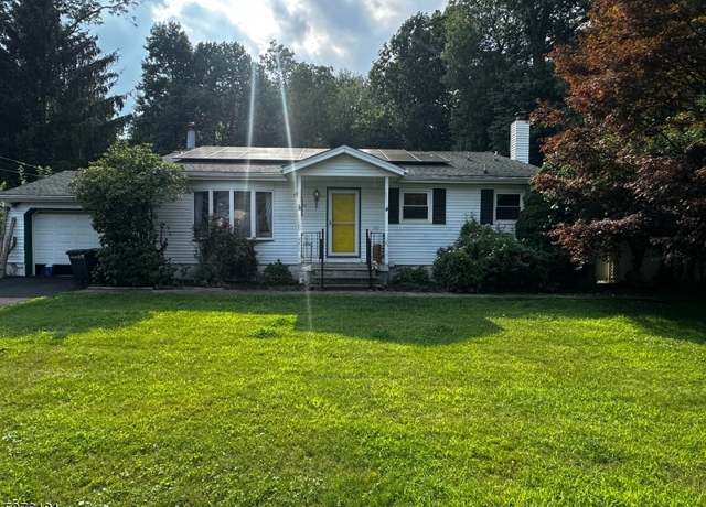 Property at 490 Knoll Rd, Parsippany-troy Hills Twp., NJ 07005-9624, 3 beds, 1.5 baths