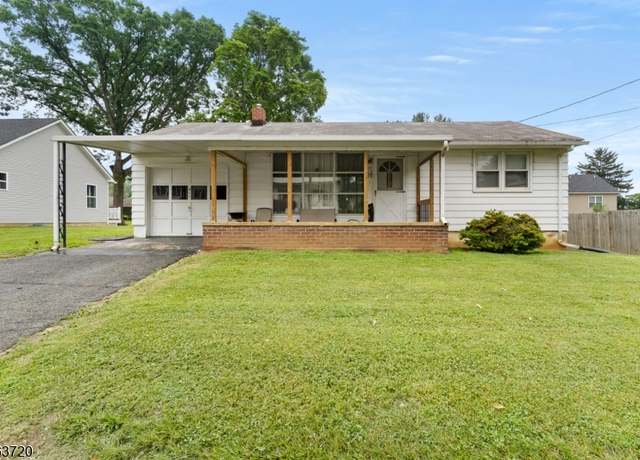 Property at 411 S 2Nd St, Lopatcong Twp., NJ 08865-1907, 2 beds, 1 bath