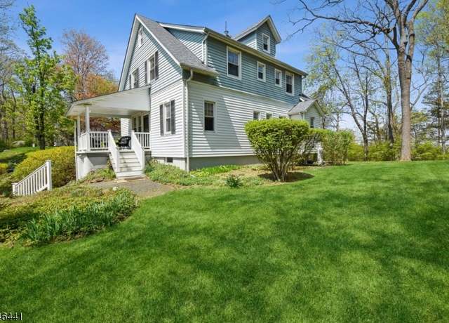 Property at 686 Long Hill Rd, Long Hill Twp., NJ 07933-1346, 4 beds, 2.5 baths