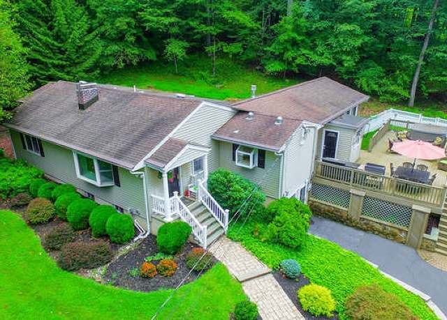 Property at 45 Furnace Rd, Chester Twp., NJ 07930-2025, 3 beds, 2.5 baths