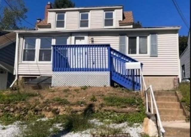 Property at 9 Lakeview Ave, Mount Olive Twp., NJ 07828-1504, 3 beds, 2 baths