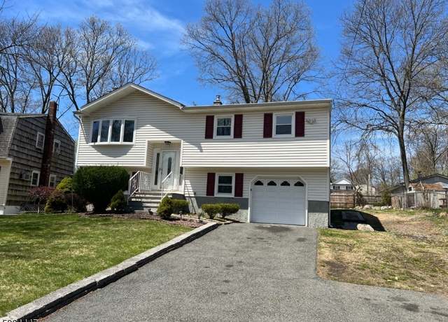 Property at 304 Idalroy Trl, Hopatcong Boro, NJ 07843-1244, 3 beds, 1.5 baths