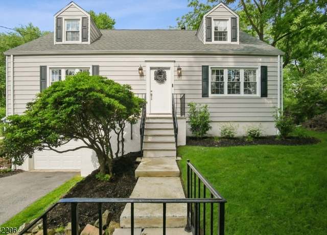 Property at 11 Western Blvd, Long Hill Twp., NJ 07933-1911, 3 beds, 2 baths