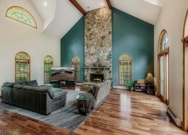 Property at 49 Morning Star Dr, Sparta Twp., NJ 07871-3156, 5 beds, 4.5 baths