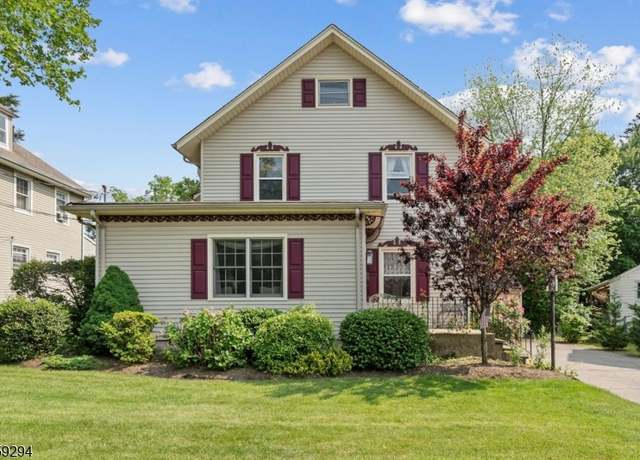 Property at 139 Eagle Rock Ave, Roseland Boro, NJ 07068-1319, 3 beds, 1.5 baths