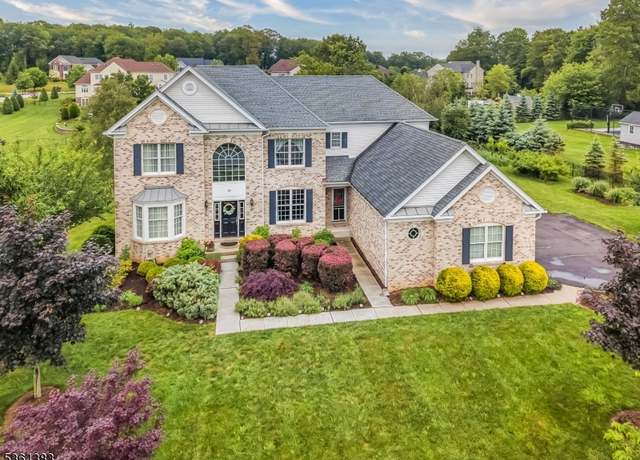 Property at 28 Sovereign Dr, Mount Olive Twp., NJ 07836, 4 beds, 3.5 baths