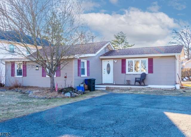 Property at 15 Seminole Ave, Parsippany-troy Hills Twp., NJ 07034-2804, 3 beds, 1 bath