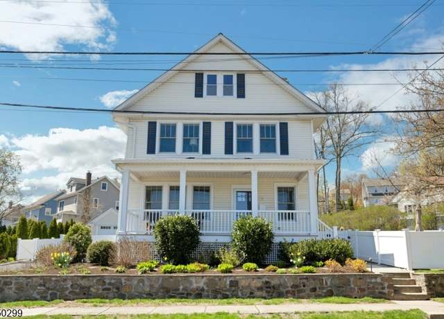 Property at 14 Chapel St, Summit City, NJ 07901-4002, 4 beds, 3.5 baths