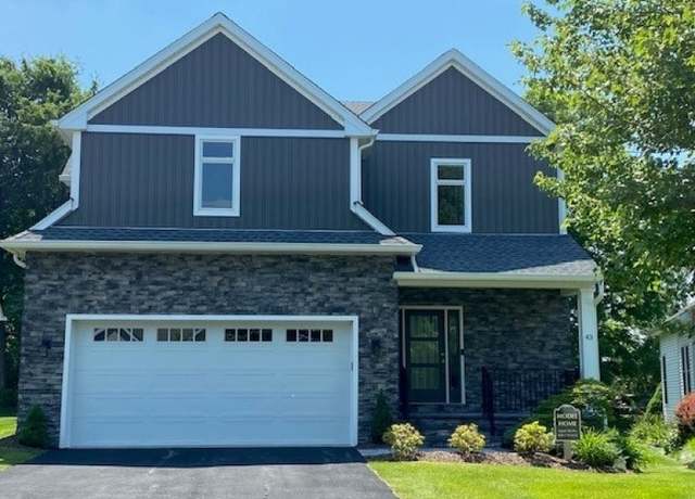 Property at 43 Bluffs Ct, Hamburg Boro, NJ 07419-1525, 3 beds, 2.5 baths