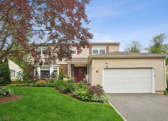 Property at 52 Hawthorne Ave, Springfield Twp., NJ 07081-2204, 4 beds, 2.5 baths