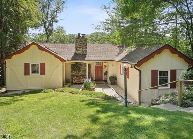Property at 39 Lake Shore Rd, Hardyston Twp., NJ 07460-1223, 2 beds, 1 bath