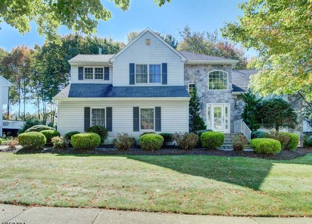 Property at 3 Tamarack Dr, Roxbury Twp., NJ 07876-2100, 4 beds, 2.5 baths