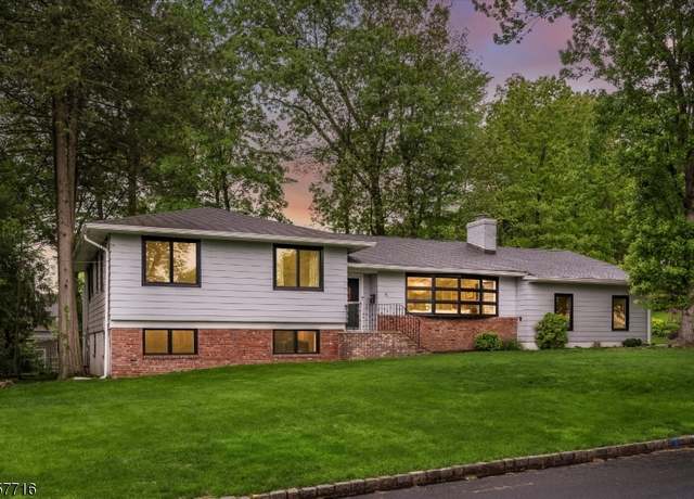 Property at 15 Crossbrook Pl, Livingston Twp., NJ 07039-3710, 4 beds, 2.5 baths