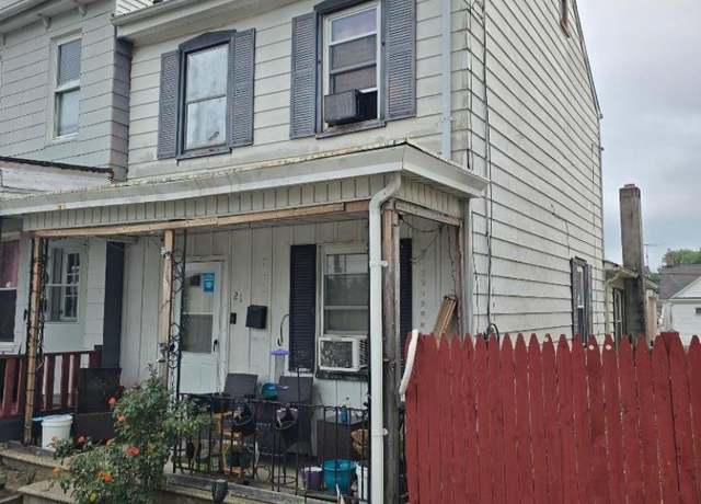 Property at 21 Railroad Ave, Phillipsburg Town, NJ 08865-3211, 3 beds, 1 bath