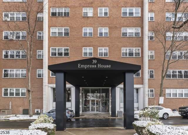 Property at 39 E 39th St Unit 3I, Paterson City, NJ 07514-1143, 2 beds, 1 bath