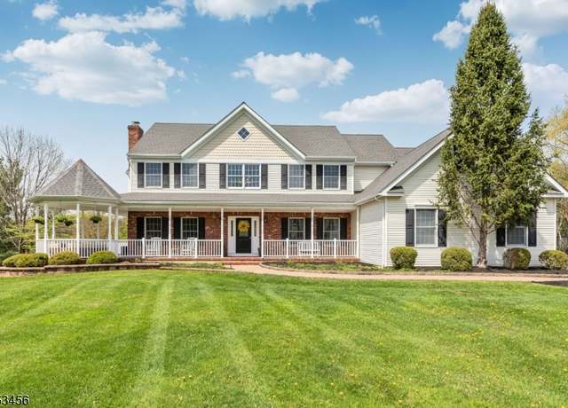 Property at 24 Grove Farm Rd, Union Twp., NJ 08867-4315, 4 beds, 4 baths
